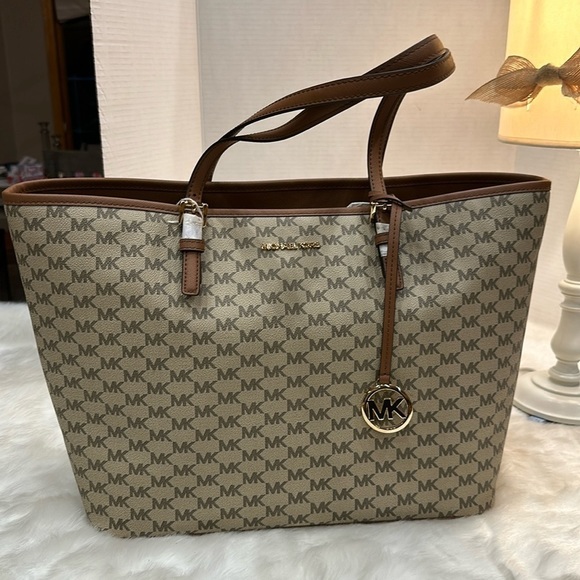 NWT Michael Michael Kors Jet Set Travel Lg MF Carryall Tote - Picture 1 of 7